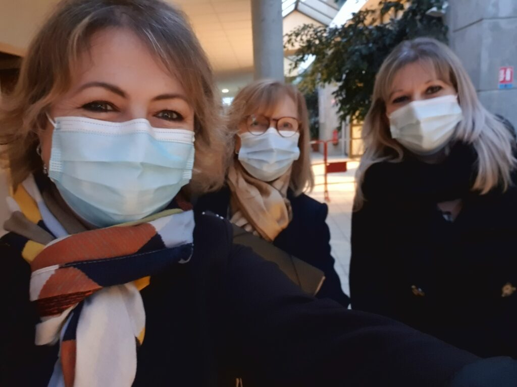 Marie-Pascale Sureau, Aline Jeudi, Cathy Peronnet motivées juste avant le conseil municipal du 12 mars dernier.